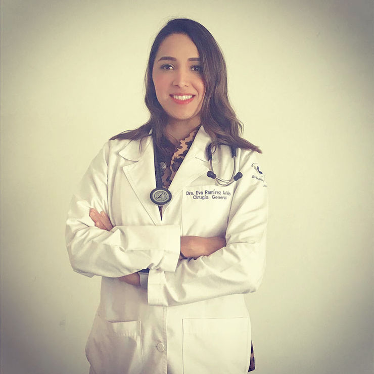 Dra. Eva Ramírez Avilés — Cirujana Gastrointestinal